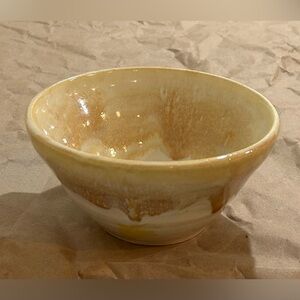 Tea Bowl Studio Art Pottery Stoneware Tan & Cream Signed Gayle Bunis ‘05 USA